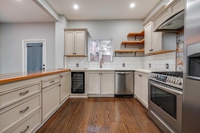 209 Maple St, Weehawken, NJ 07086 - photo 3