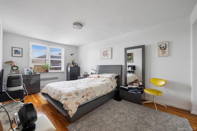 67-40 Booth St unit 6I, Forest Hills, NY 11375 - photo 3