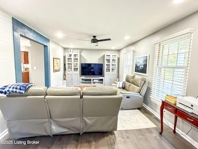 301 Foxtail Rd, Versailles, KY 40383 - photo 4