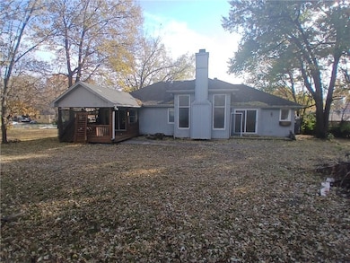 8510 W 61st St, Mission, KS 66202 - photo 2