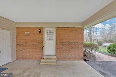 2407 Bugle Ln, Reston, VA 20191 - photo 2