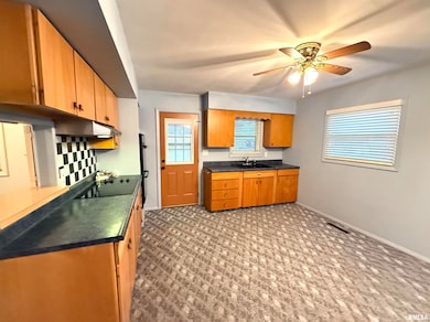 707 Edgewood Dr, Quincy, IL 62301 - photo 7