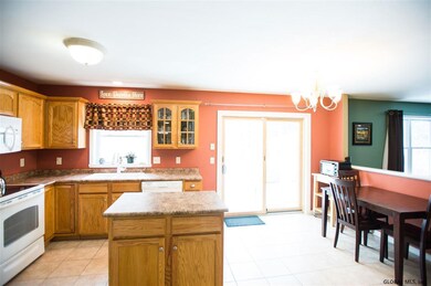 1019 Merlin Dr, Schenectady, NY 12309 - photo 6