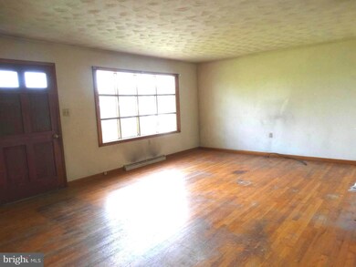 6807 Horst Rd, Chambersburg, PA 17202 - photo 6