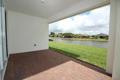 41021901-033-Patio_Water_View