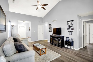 9764 Foxboro Ln, Fishers, IN 46038 - photo 4