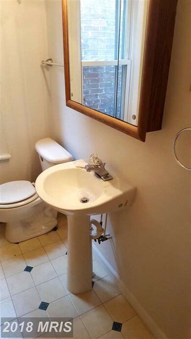 132 N Locust St, Hagerstown, MD 21740 - photo 7