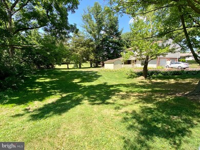 1227 Grandview Cir, Pottstown, PA 19465 - photo 2