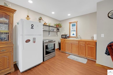 410 W Benton St, Green Ridge, MO 65332 - photo 4