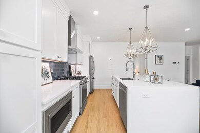 4 Anawan Ave unit 8, Boston, MA 02132 - photo 6