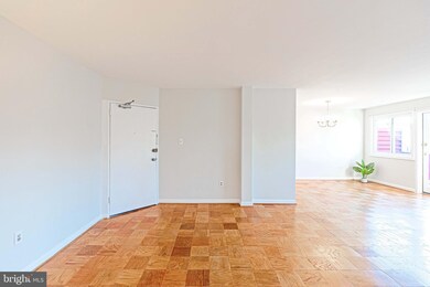 The Lancaster unit 505, Arlington, VA 22204 - photo 4