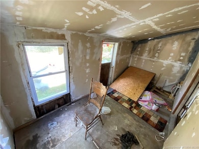 918 W Main St, New Albany, IN 47150 - photo 6