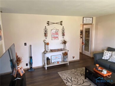 723 Milton St, Findlay, OH 45840 - photo 2