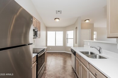 005-photo-dining-room-8405762