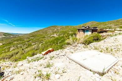 1_Land_high_3692375