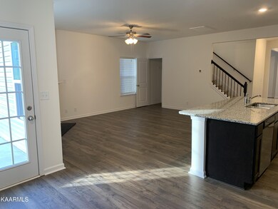 8678 Leeanna Brooke Ln, Knoxville, TN 37920 - photo 4