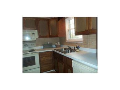 Newer Window and sink in Kitchen! Hardwood Floor!