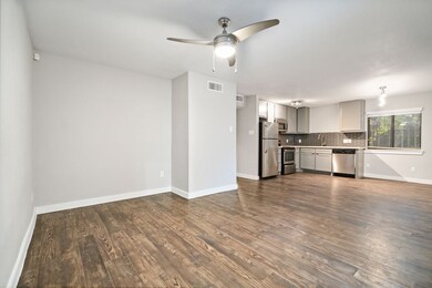 3412 Graustark St unit 7, Houston, TX 77006 - photo 5