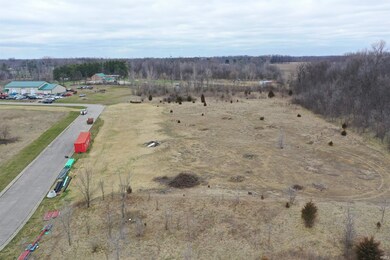 9356 E Commerce Dr, Churubusco, IN 46723 - photo 4