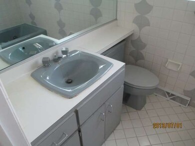 4553 Scott St, Schiller Park, IL 60176 - photo 5