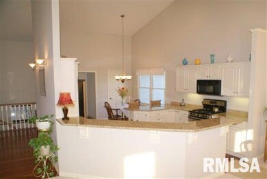 5321 Baraboo Ct, Davenport, IA 52804 - photo 7