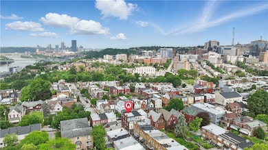 Walk to all things Oakland and Schenley Park!!