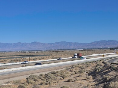 0 unit 25005858, Lancaster, CA 93536 - photo 5