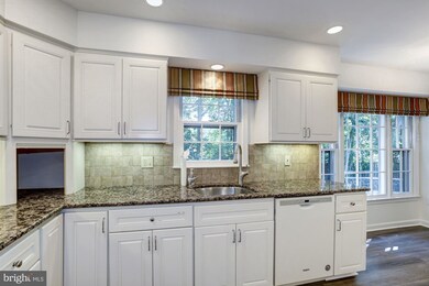 9012 Penn Manor Ct, Springfield, VA 22153 - photo 6