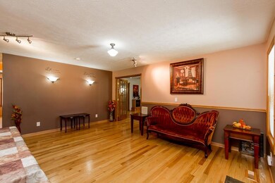 708 S Russell St, Portland, TN 37148 - photo 5