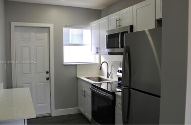 1016 State St unit 1-2, West Palm Beach, FL 33407 - photo 2