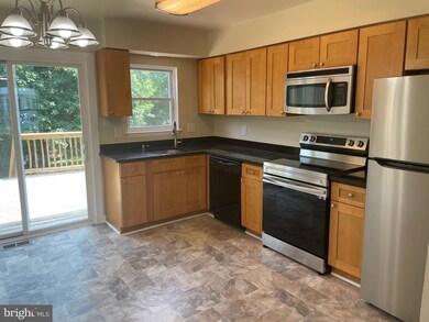 6812 Hawthorne St, Hyattsville, MD 20785 - photo 2