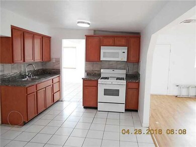 421 Gladys Ave, El Paso, TX 79915 - photo 7