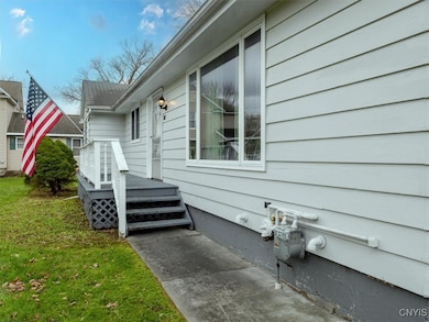 341 Roberts St, Canastota, NY 13032 - photo 4