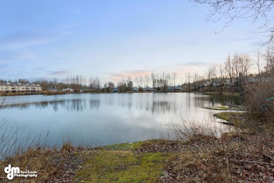 Exterior Lake Access 20190502-DW-49467-F