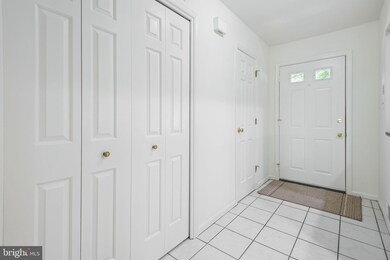 9033 Saffron Ln, Silver Spring, MD 20901 - photo 4