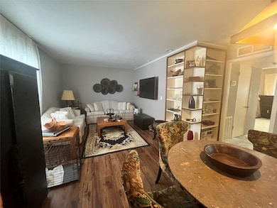 5861 Inwood Dr unit 9, Houston, TX 77057 - photo 5