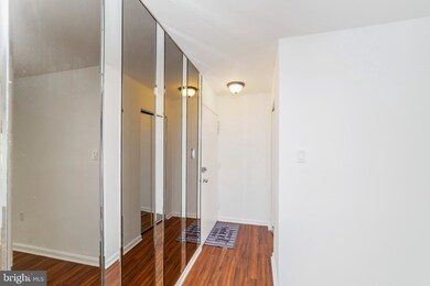 28 Canterbury Square unit 101, Alexandria, VA 22304 - photo 3
