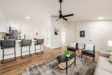 2977 Ironstone Dr, Columbus, OH 43231 - photo 7