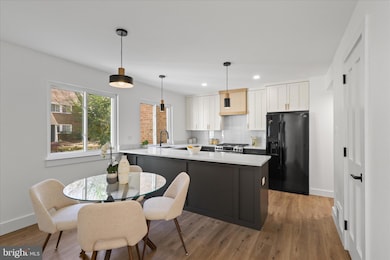 11152 Forest Edge Dr, Reston, VA 20190 - photo 5