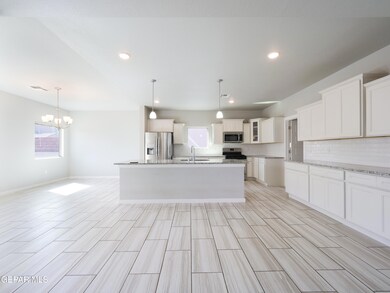 13672 Olney Ave, Horizon City, TX 79928 - photo 7