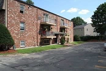10 Skyline Dr unit 5, Braintree, MA 02184 - photo 2