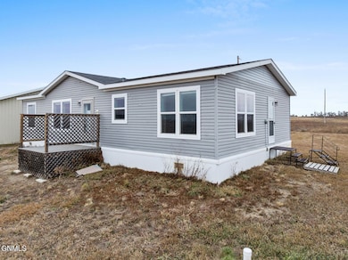 13705 55th St NW, Williston, ND 58801 - photo 4