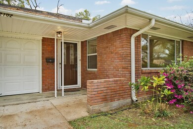 2102 Hewitt Dr, Houston, TX 77018 - photo 4