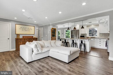 153 E Glenn Rd, Hershey, PA 17033 - photo 2