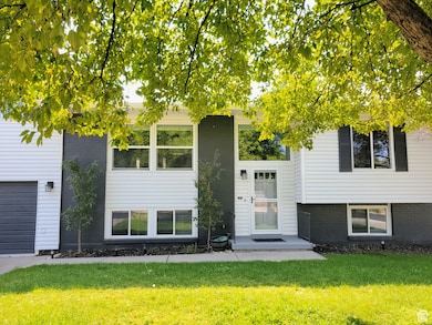 1100 E Webster Dr, Sandy, UT 84094 - photo 2