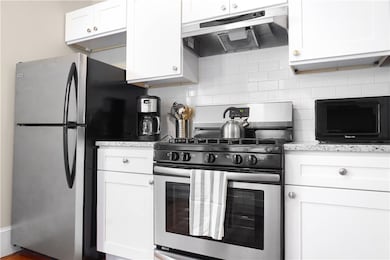 8 Spring St, Newport, RI 02840 - photo 2