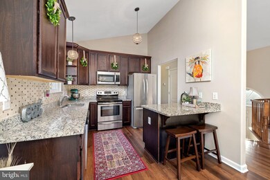 7304 Bell Dr, Spotsylvania Courthouse, VA 22551 - photo 2