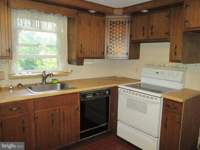 72 Sunset Hill Rd, Boyertown, PA 19512 - photo 5