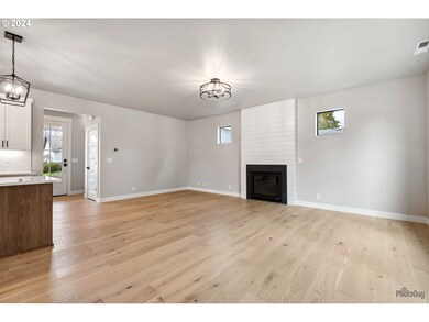 503 Honeysuckle Ln, Eugene, OR 97401 - photo 4