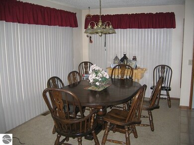 831 S Augres River Dr, Au Gres, MI 48703 - photo 5